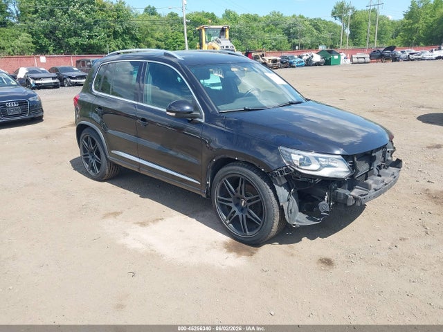 Salvage Volkswagen Tiguan Image