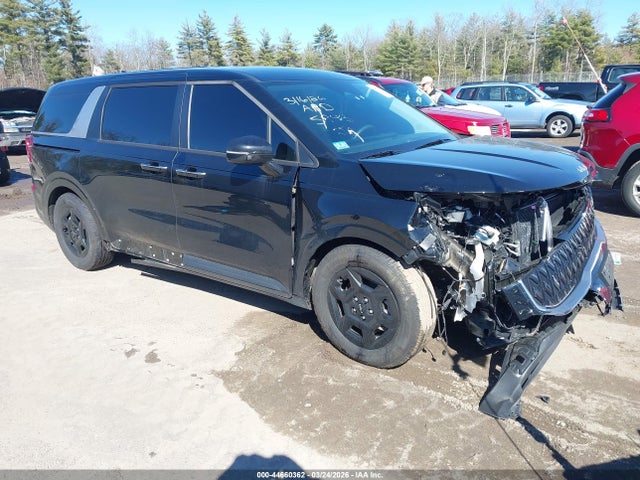 Salvage Kia Carnival Image