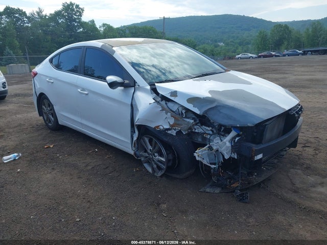 Salvage Hyundai ELANTRA Image