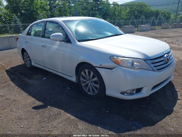 Salvage Toyota Avalon Image