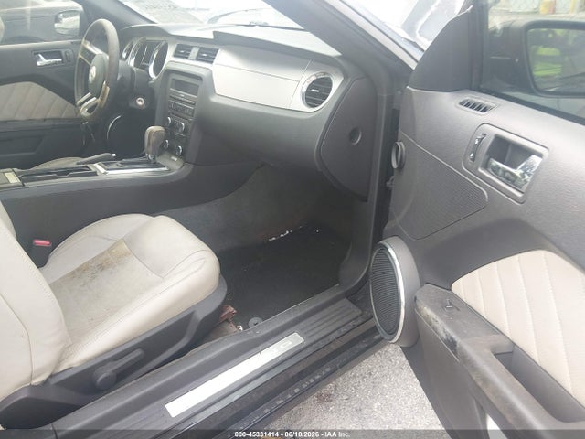 Ford Mustang V6 Premium