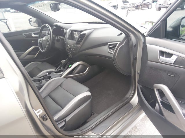 Hyundai VELOSTER Turbo
