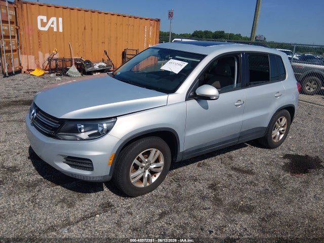 Volkswagen Tiguan S