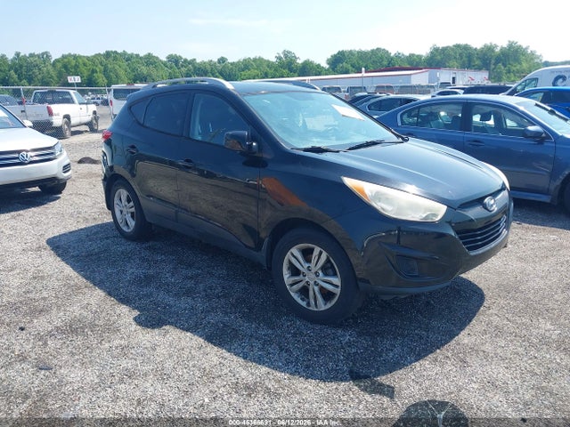 Salvage Hyundai TUCSON Image