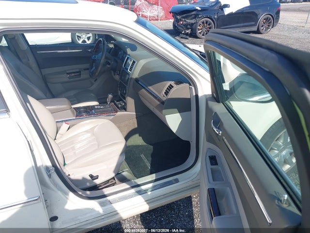 Chrysler 300c Hemi