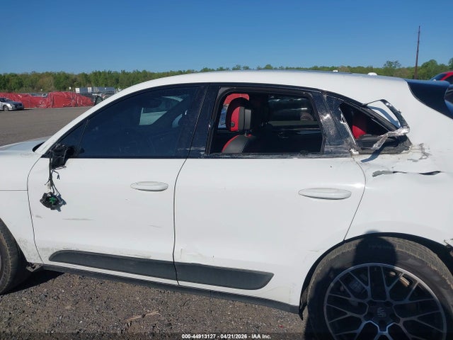 Porsche Macan S
