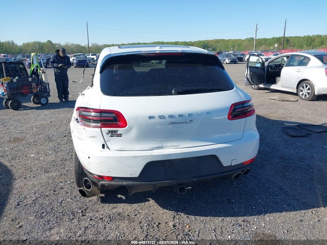 Porsche Macan S