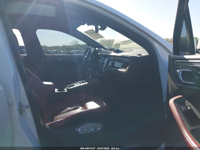 Porsche Macan S