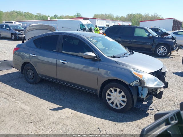 Salvage Nissan Versa Image