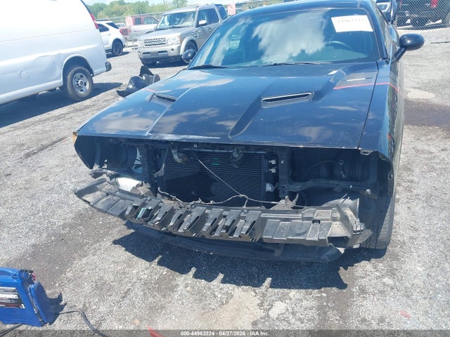 Dodge Challenger Sxt
