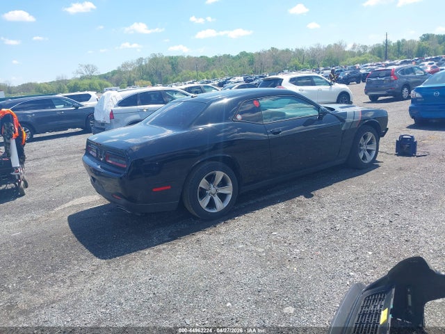 Dodge Challenger Sxt