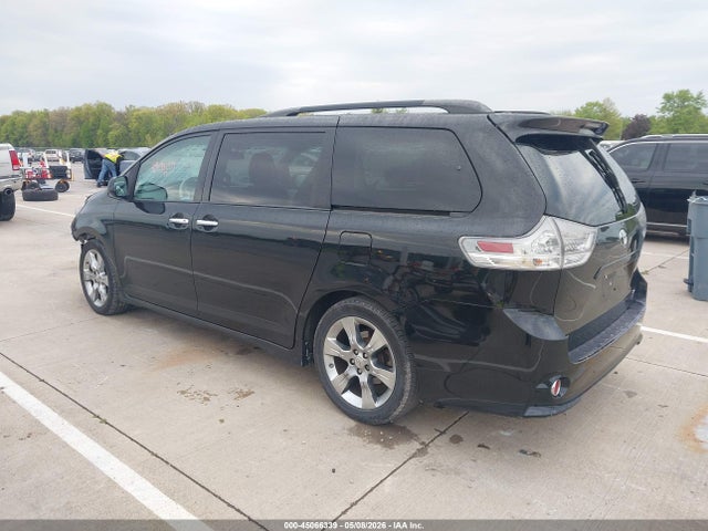 Toyota Sienna Se 8 Passenger
