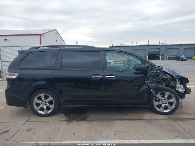 Toyota Sienna Se 8 Passenger