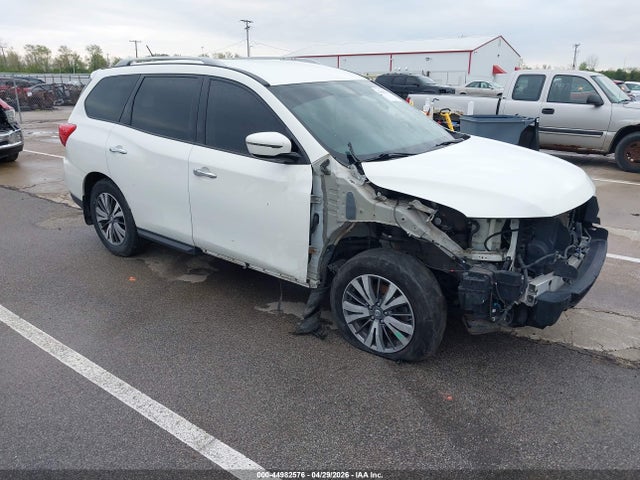Nissan Pathfinder S