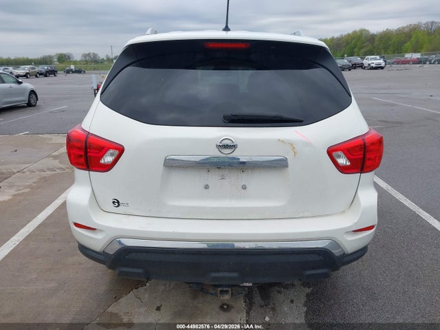 Nissan Pathfinder S