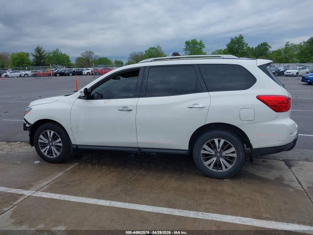 Nissan Pathfinder S