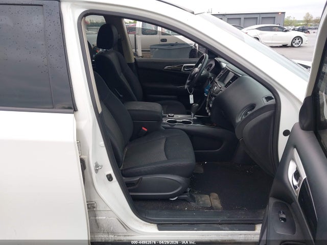 Nissan Pathfinder S
