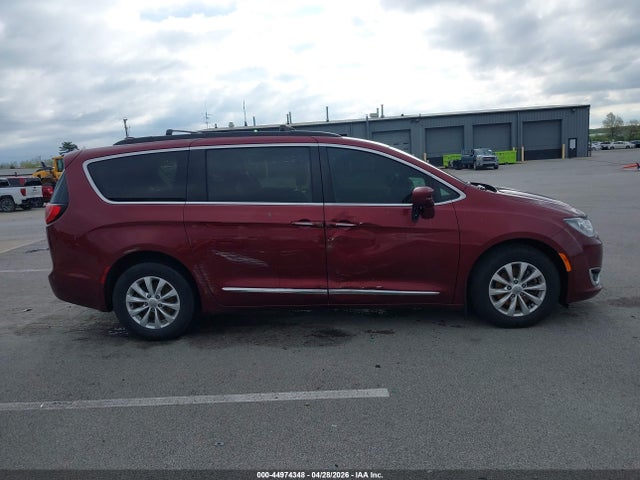 Chrysler Pacifica Touring-l