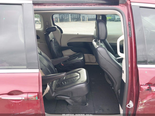 Chrysler Pacifica Touring-l