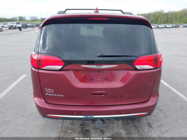 Chrysler Pacifica Touring-l