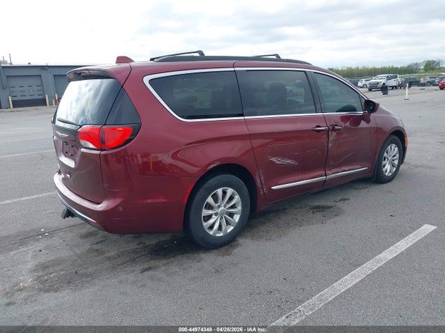 Chrysler Pacifica Touring-l