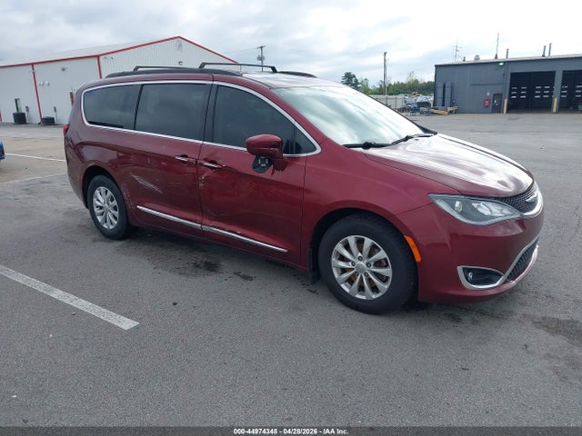 Chrysler Pacifica Touring-l