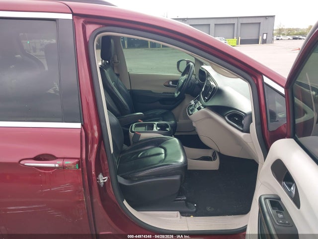 Chrysler Pacifica Touring-l