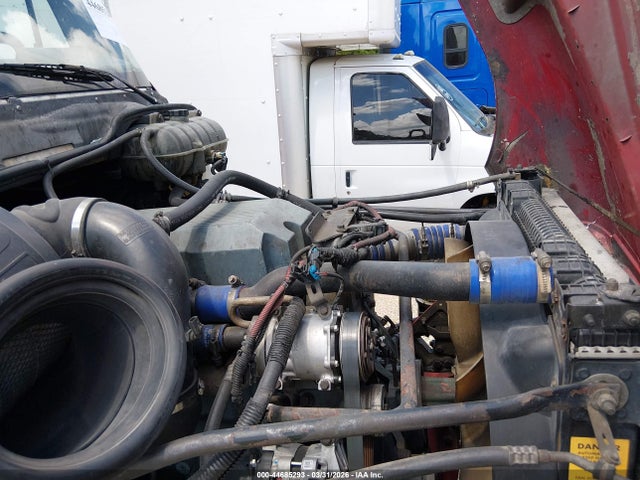 Freightliner Conventional St120