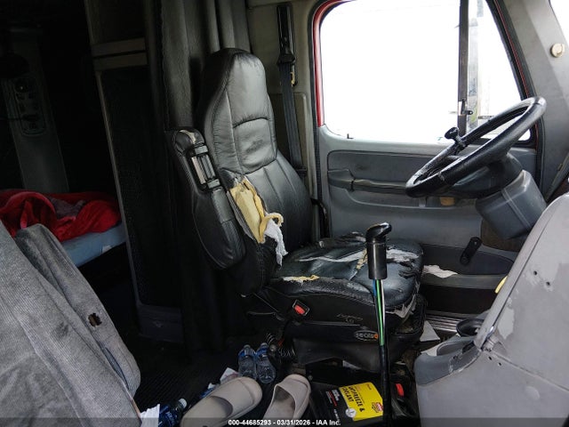 Freightliner Conventional St120