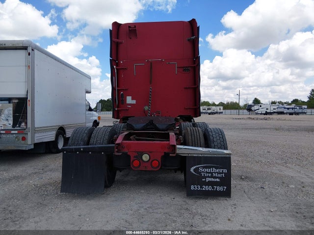 Freightliner Conventional St120