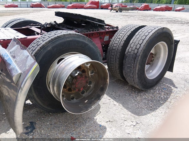 Freightliner Conventional St120