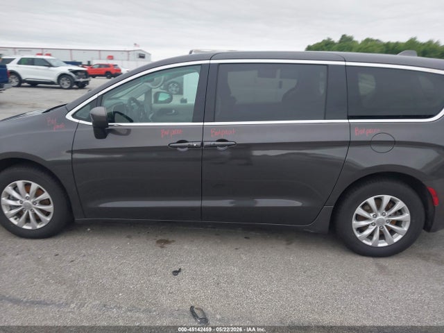 Chrysler Pacifica Touring