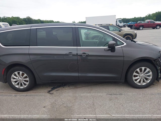 Chrysler Pacifica Touring