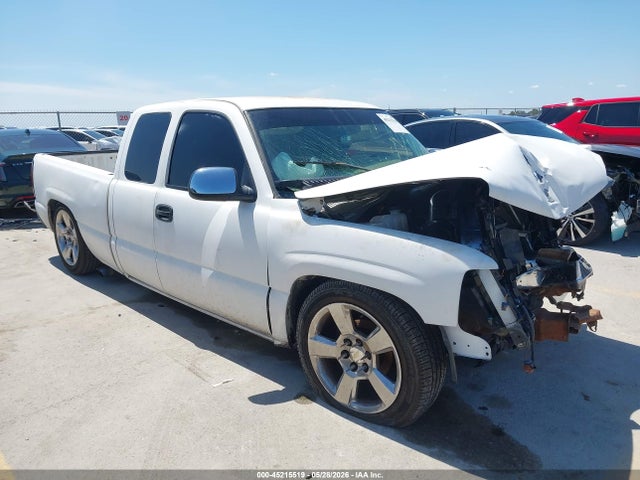 Salvage Chevrolet Silverado 1500 Image