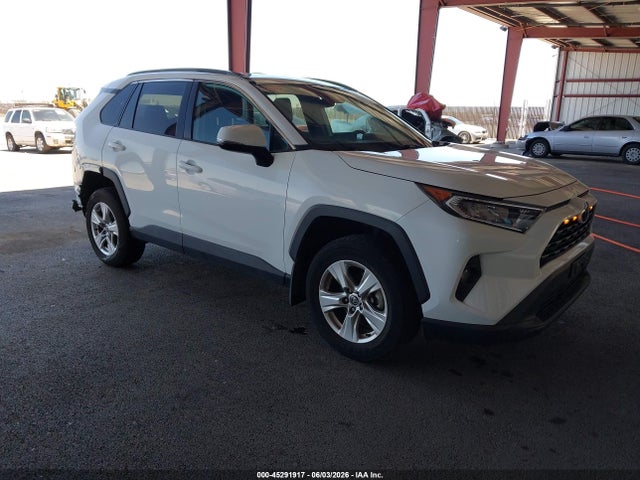 Salvage Toyota RAV4 Image