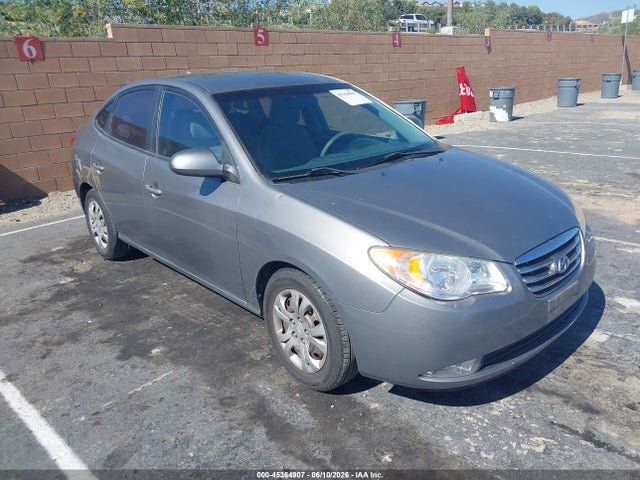 Salvage Hyundai ELANTRA Image