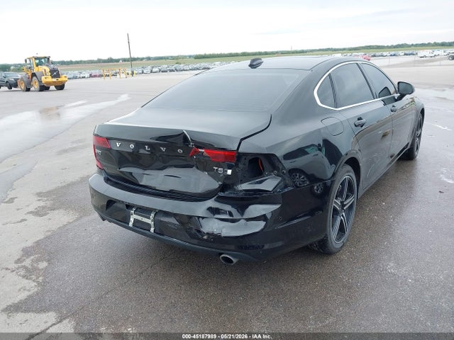 Volvo S90 T5 Momentum