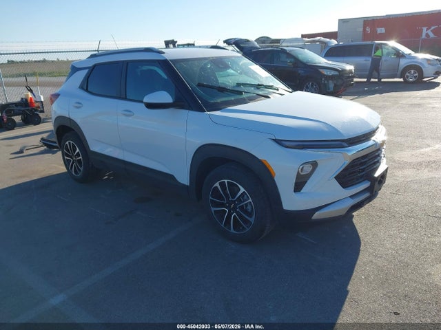 Salvage Chevrolet Trailblazer Image