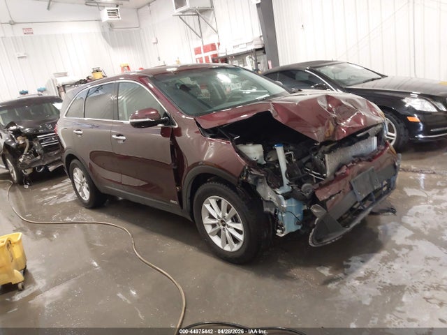 Salvage Kia Sorento Image