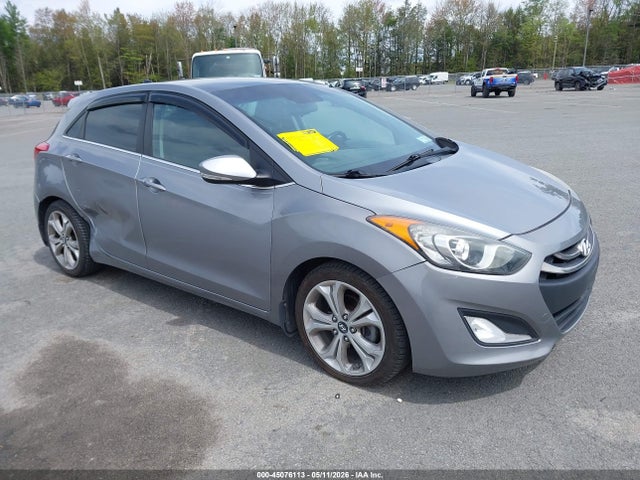 Salvage Hyundai ELANTRA Image