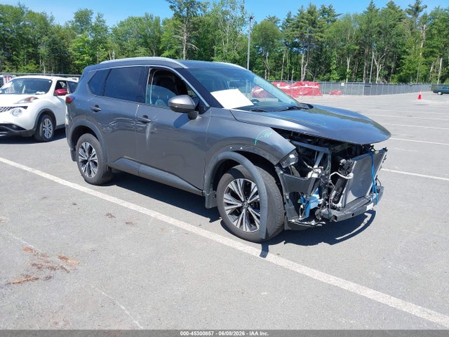 Salvage Nissan Rogue Image