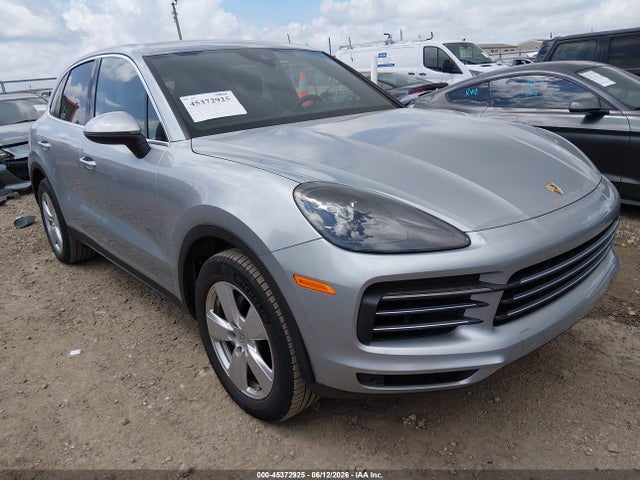 Salvage Porsche Cayenne Image