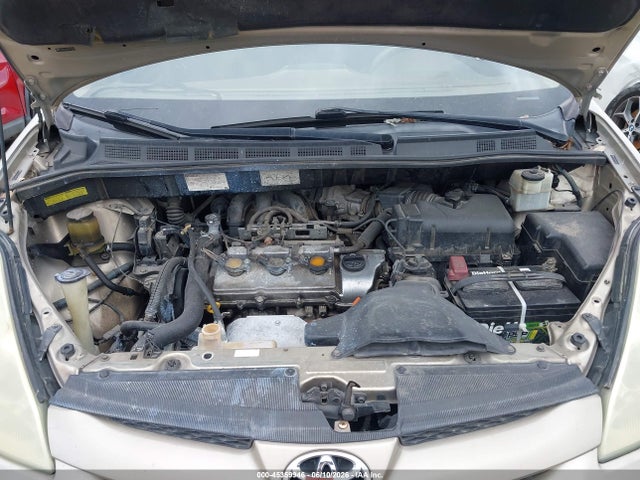 Toyota Sienna Le