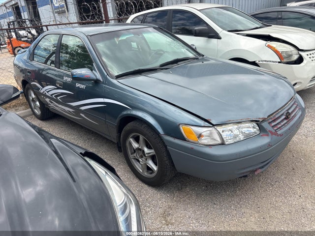 Salvage Toyota Camry Image