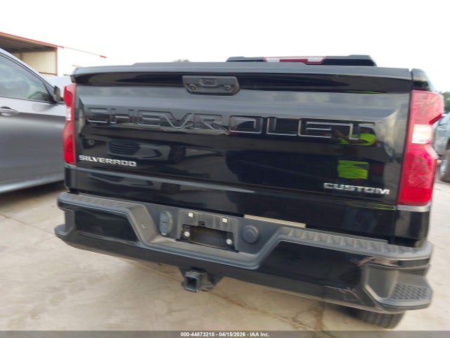 Chevrolet Silverado 1500 2wd  Short Bed Custom