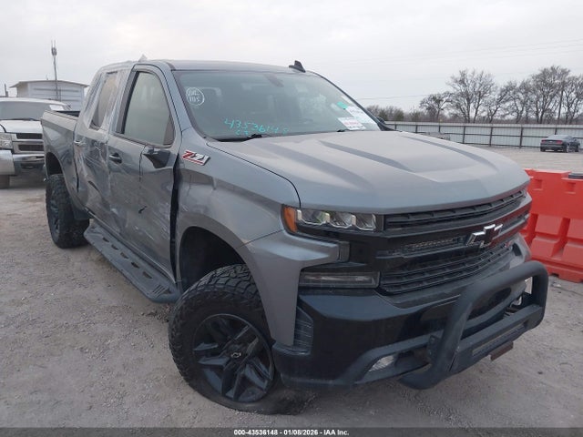Salvage Chevrolet Silverado 1500 Image