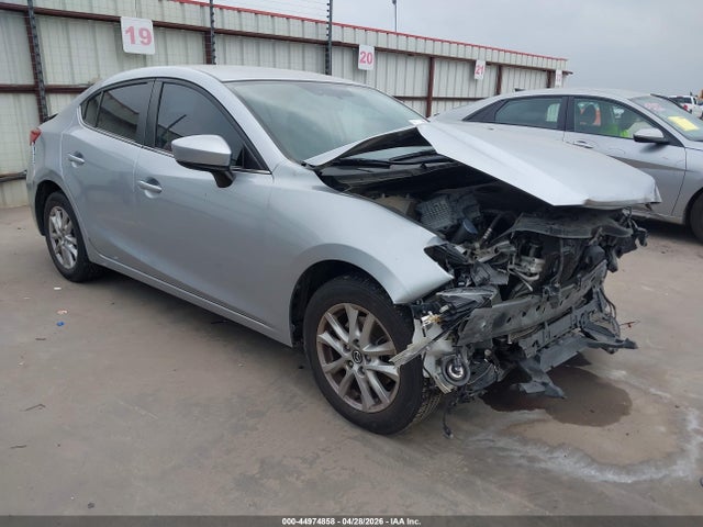 Salvage Mazda Mazda3 Image