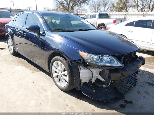 Salvage Lexus Es Image