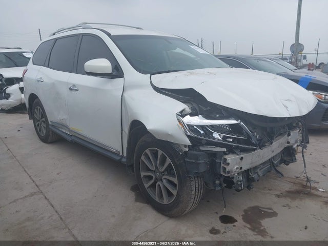 Salvage Nissan Pathfinder Image