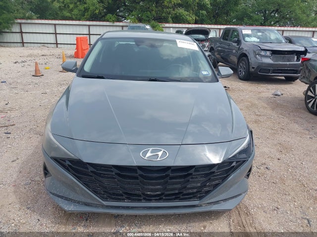 Hyundai ELANTRA Sel
